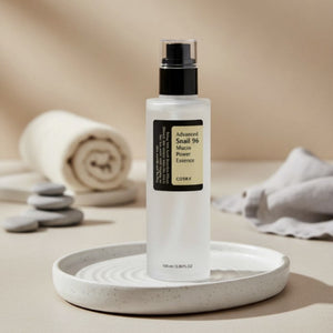 Ansiktsessensflaska med svart pump, vit flaska, 100 ml COSRX