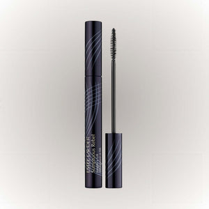 Estée Lauder Sumptuous Rebel Length & Lift Mascara med borste för definierade fransar och elegant lyft.