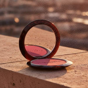 Guerlain Terracotta rougekompakt med mörkrosa rouge i rund behållare