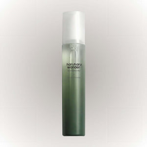 Haruharu Wonder Black Bamboo Mist 150ml flaska med ultrafin fuktspray för ansikte, lugnande och återfuktande.
