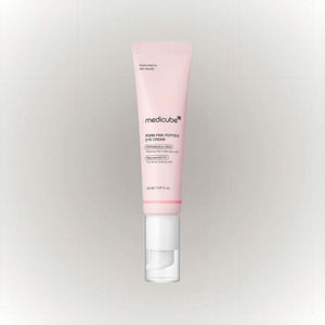 Medicube PDRN Pink Peptide Eye Cream, en ögonkräm med peptider för att släta ut fina linjer och minska mörka ringar.