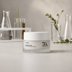 Anua hjärtblad 70% lugnande ansiktskräm i vit burk med skruvlock