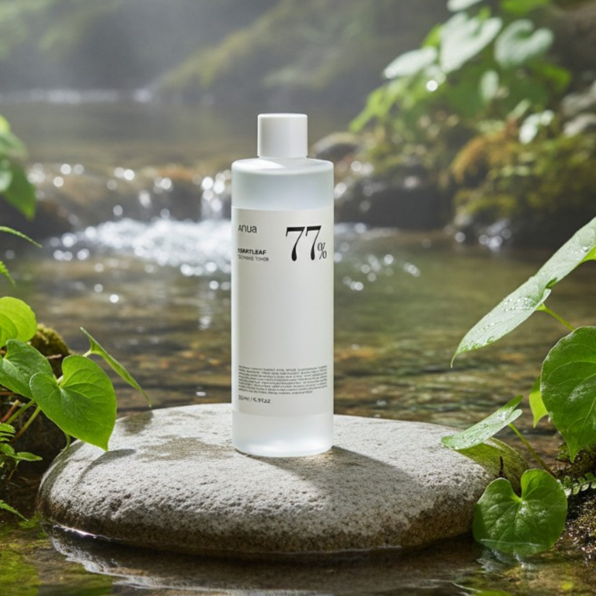 Ansiktstonerflaska Anua med 77% Heartleaf, vit flaska med lock