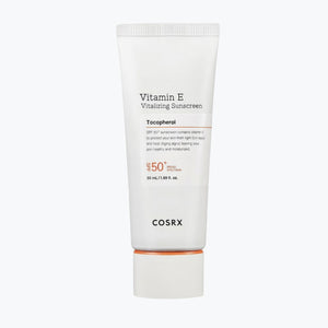 Solskyddskräm i vit tub från COSRX, Vitamin E, SPF 50, 50 ml.
