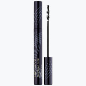 Estée Lauder-mascara i svart tub med synlig borste