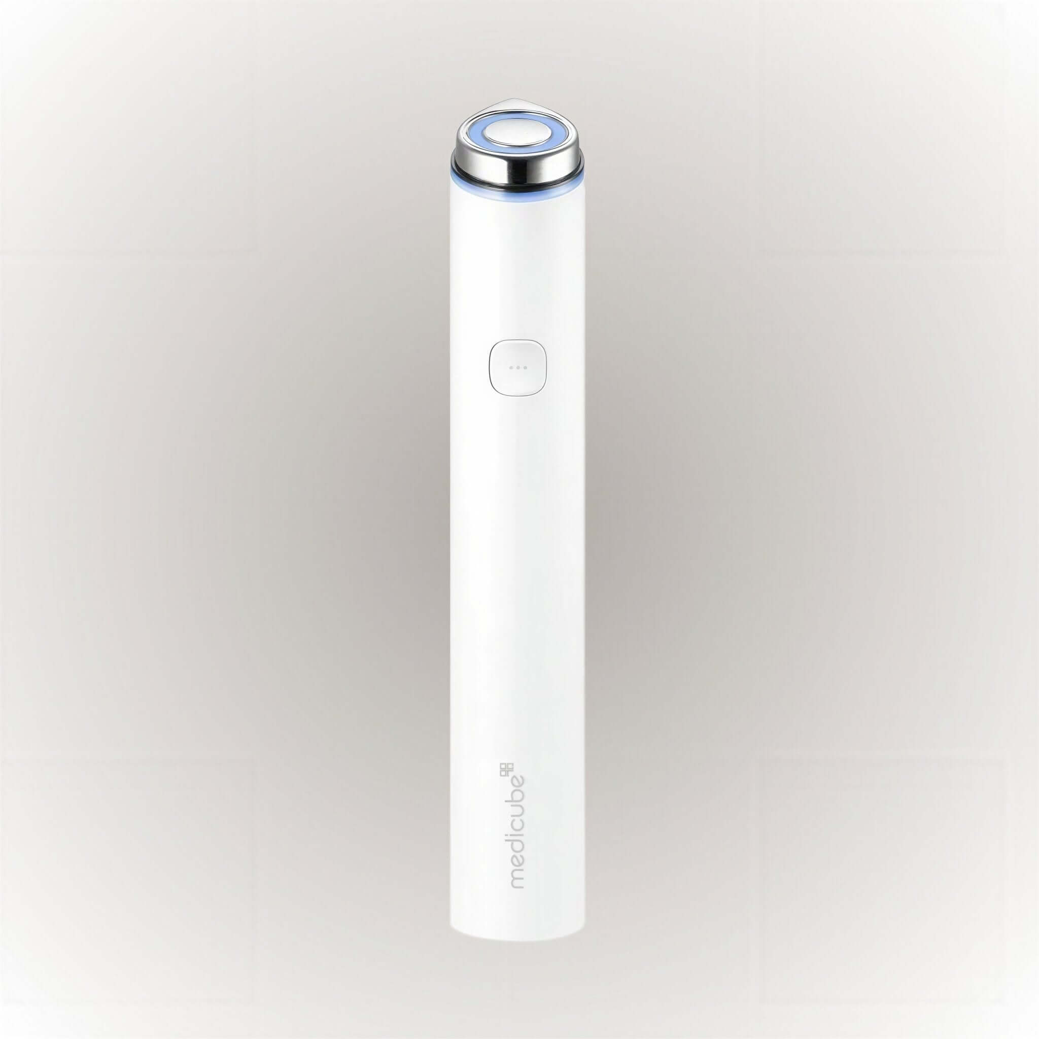 Medicube AGE-R Booster Pro Mini i vitt, en kompakta beauty tech-enhet för hudvård.