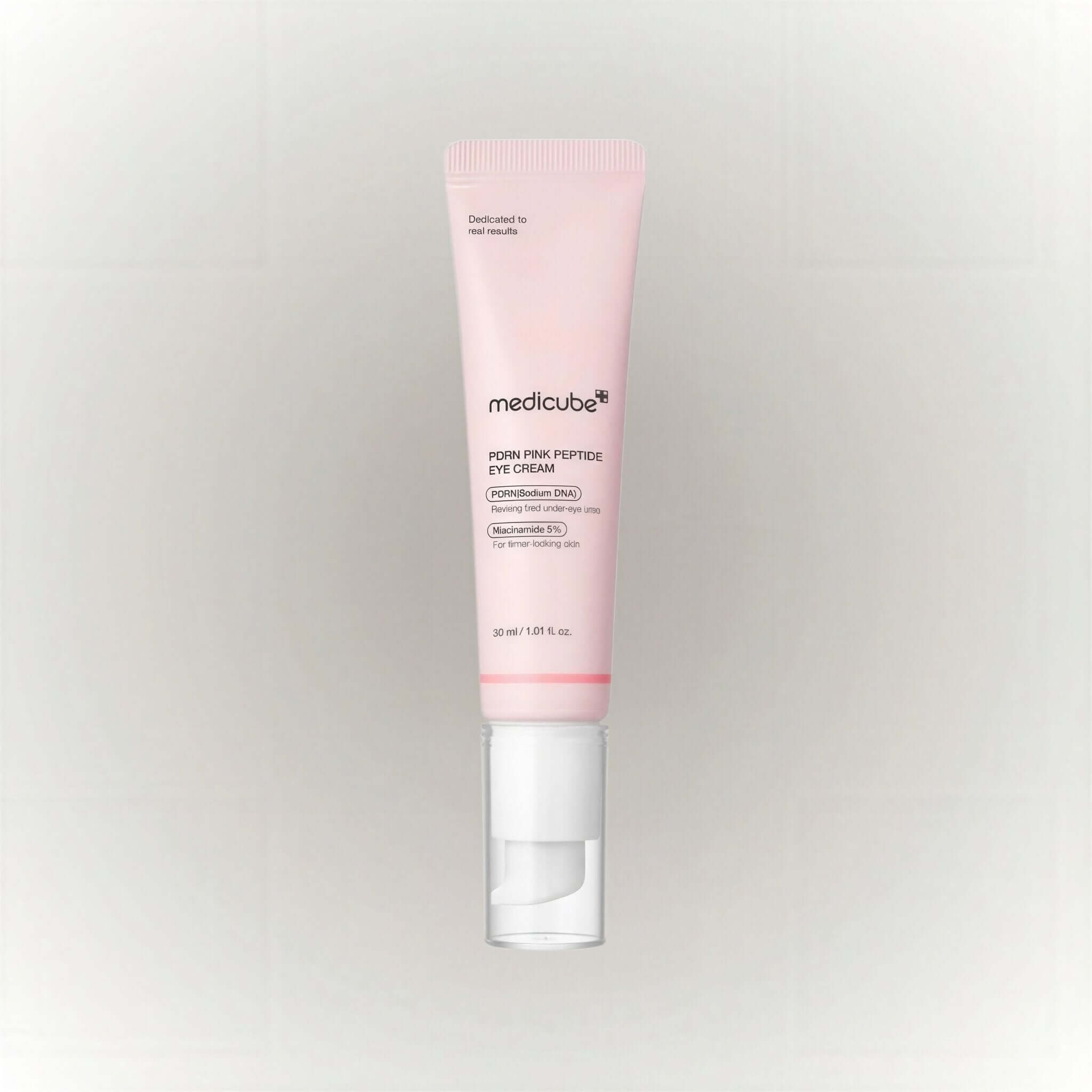 Medicube PDRN Pink Peptide Eye Cream, en ögonkräm med peptider för att släta ut fina linjer och minska mörka ringar.