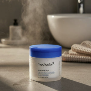 Hudvårdsburk med blått lock för Zero Pore Pad från medicube