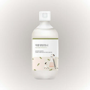 Round Lab Soybean Nourishing Toner 300ml med näringsrik formel för djup återfuktning och balanserad hud.