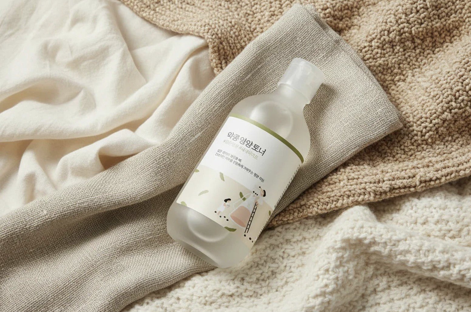 Round Lab Soybean Nourishing Toner 300ml - | SKNLÛX