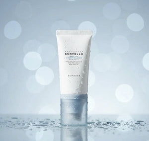 SKIN1004 Madagascar Centella Hyalu-Cica Water-Fit Sun Serum 15ml för återfuktande solskydd med mjuk finish.