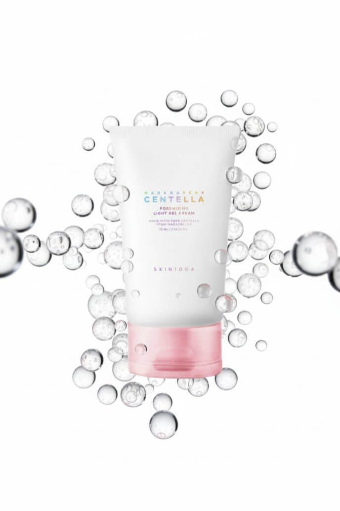 SKIN1004 Madagascar Centella Poremizing Light Gel Cream 75ml med bubblor som omger förpackningen.